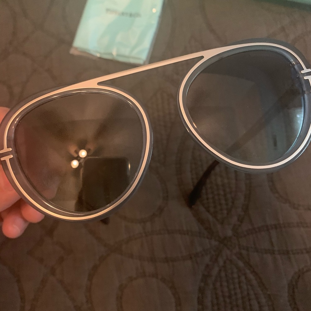sunglasses - Picture 7 of 10